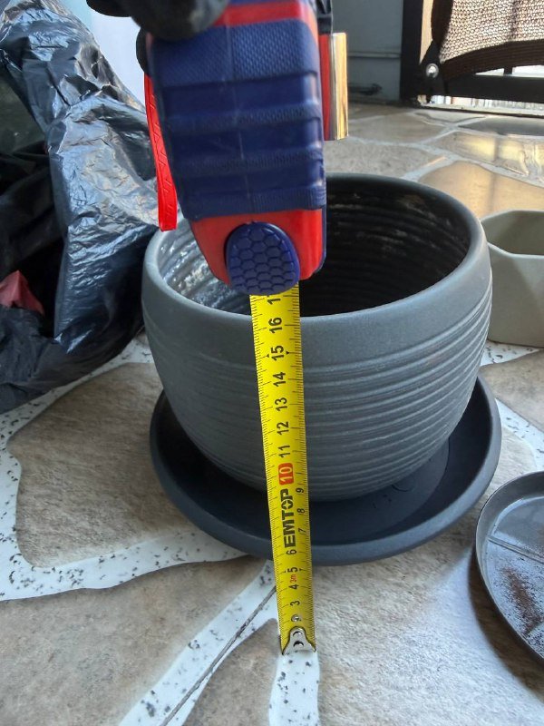 Кашпо и горшки разных размеров и материалов 3