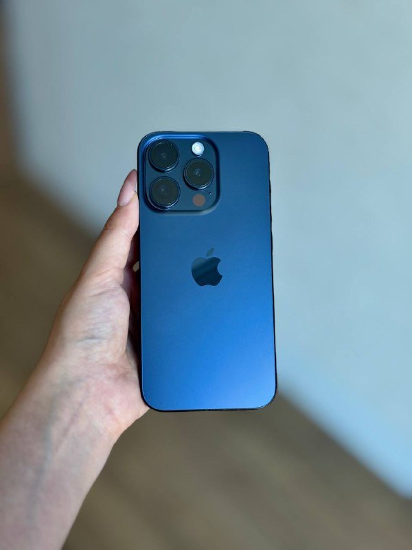 IPhone 15 Pro Desert Titanium 256GB, IPhone 15 Pro Blue Titanium 128GB 7