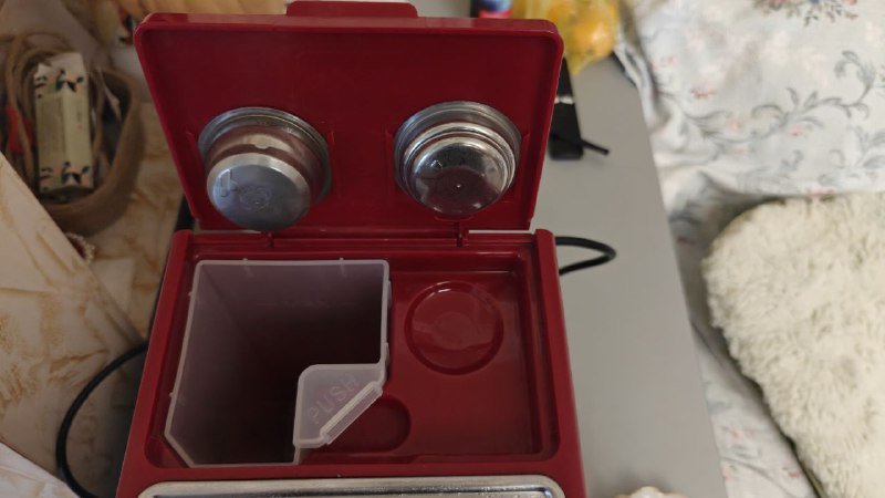 Рожковая кофемашина DeLonghi ECP.33.21.R, кофемолка, пинчер 3