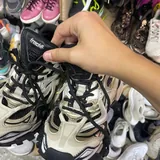 Men's Trackz sneakers, sizes 2 and 1 1