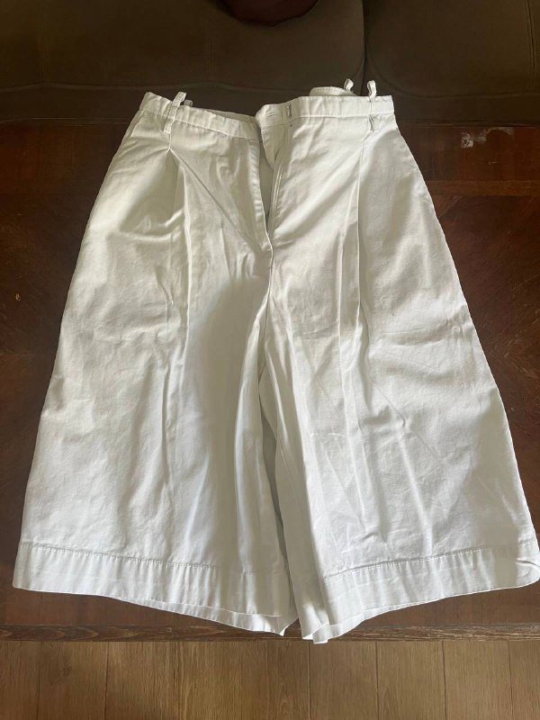 Коралки 37, 38, шапочка для плавания, очки, купальник XS, кофта S, шорты S, юбка S, рубашка XXL, кофеварка 5