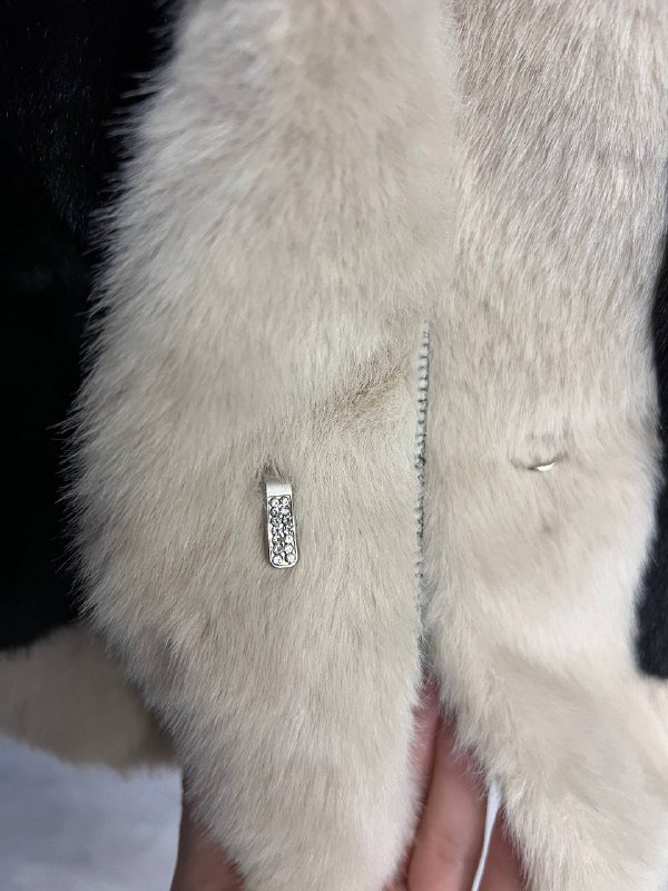 Шуба из эко-меха с капюшоном 4