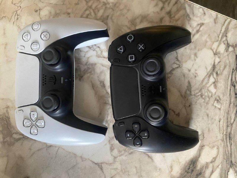 PS5, 2 геймпада, игра FC25, провода 3