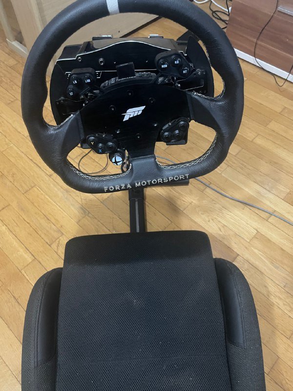 Кокпит PLAYSEAT Evolution, Fanatec руль и педали