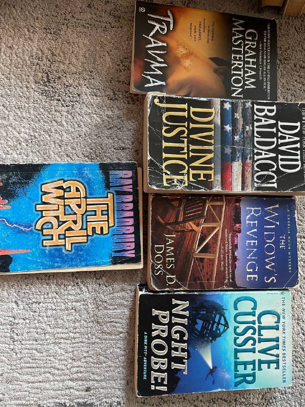 Книги в ассортименте