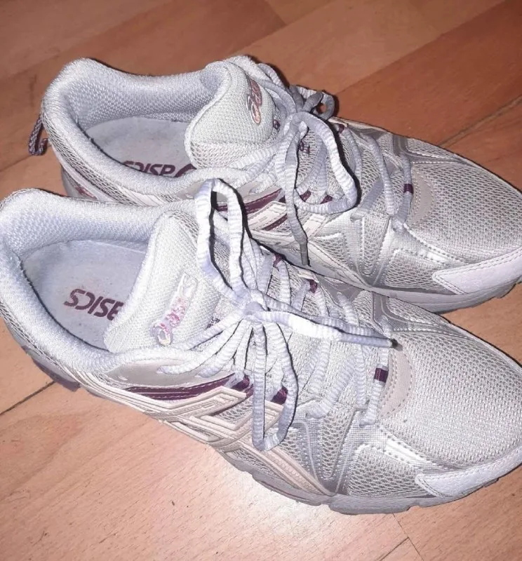 Кроссовки Asics