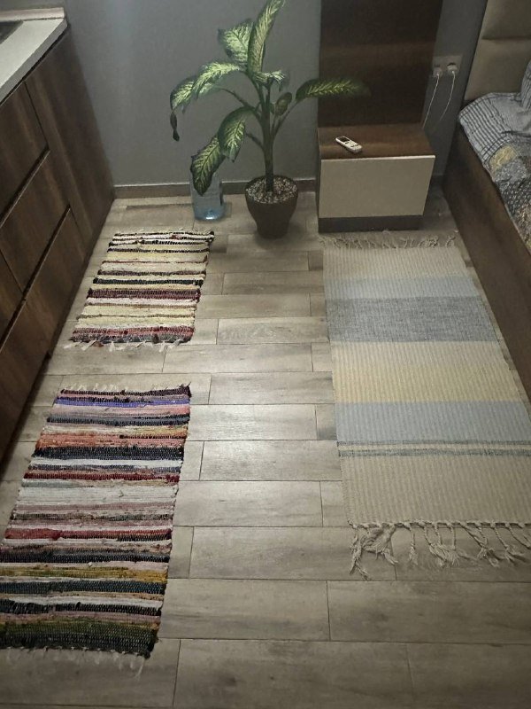 Пылесос, кувшин, канделябры, весы, коврики 6