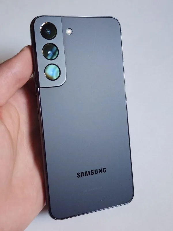 Samsung Galaxy S22 8/128 GB Snapdragon 1
