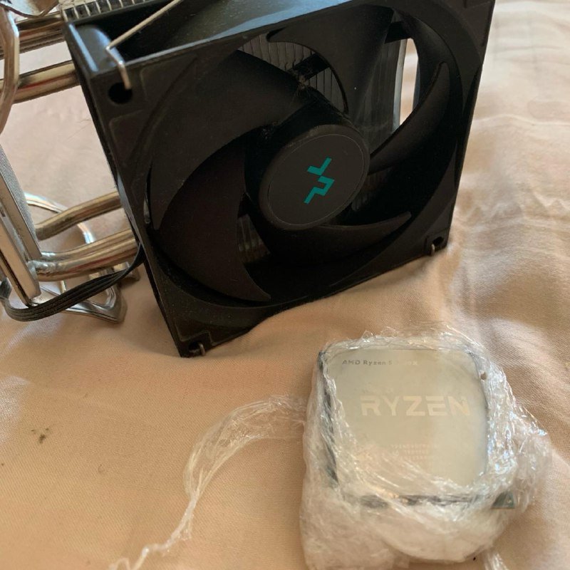 видеокарта Sapphire RX 580, RAM HyperX 16GB DDR4, блок питания XILENCE 600W, процессор Ryzen 5 2600X 4