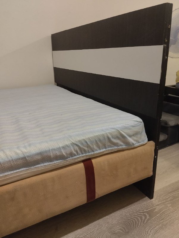 Кровать размером 140 на 190 2