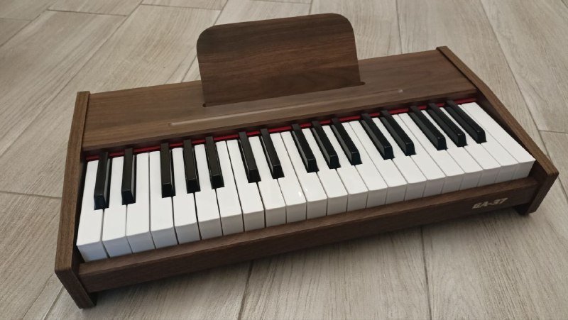 Синтезатор пианино на 3 октавы