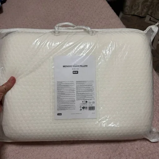 Memory foam pillow