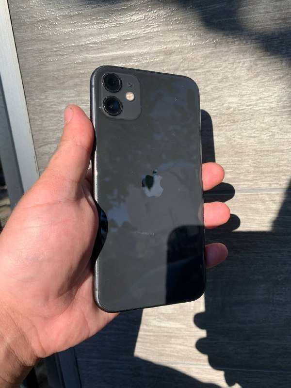 iPhone 13 Pro Max 128GB, iPhone 11 64GB 2