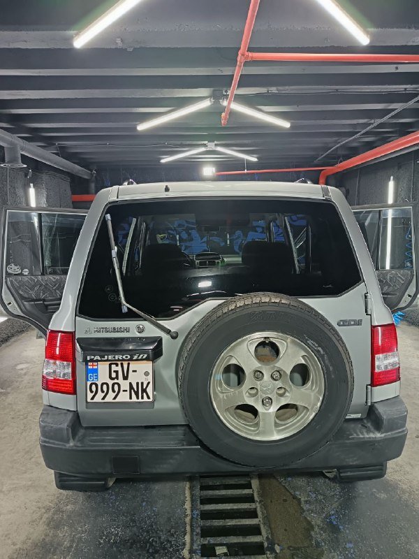Автомобиль Mitsubishi Pajero 1998 года 9