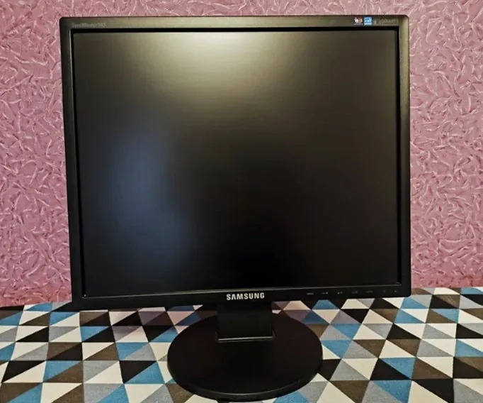 Монитор Samsung 943N 19 inch