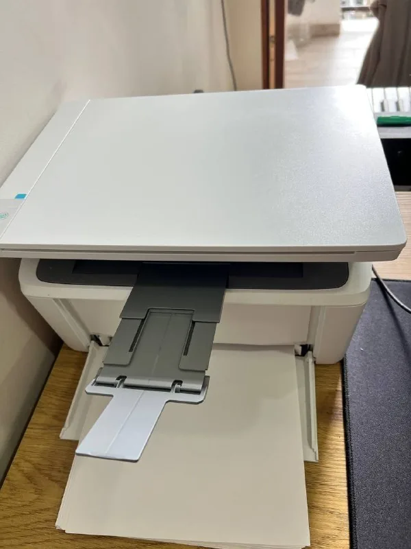 HP LaserJet MFP M141a 1