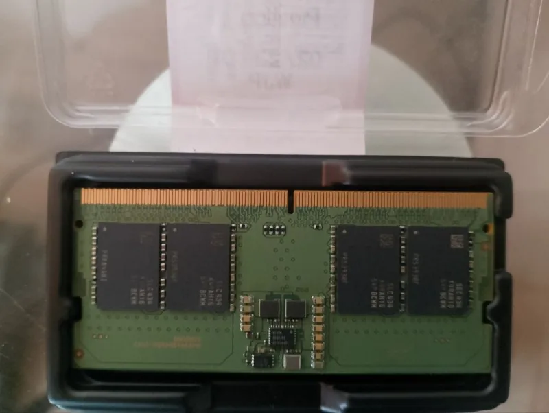 Планка оперативной памяти Samsung DDR5 SODIMM 8 ГБ 5600 МГц