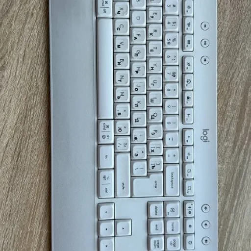 Logitech K650 keyboard