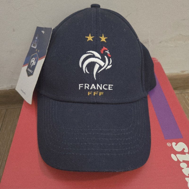 Мужская кепка, ножницы, женские очки, женская обувь, кофта, платья, халат, бриджи