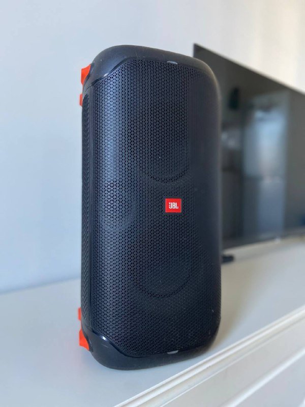 Робот-пылесос Xiaomi Mi Robot Vacuum Cleaner, Колонка JBL PartyBox 110 Black, Фотоаппарат Polaroid Go Gen 2 red 5