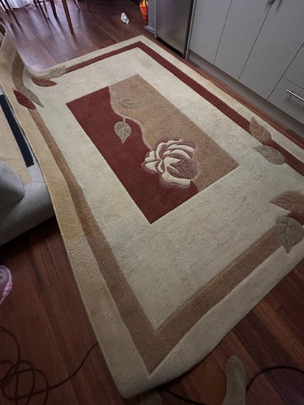 Большой шерстяной ковер