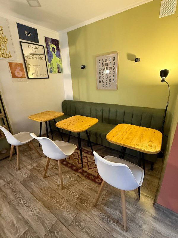 диван, стулья, столы