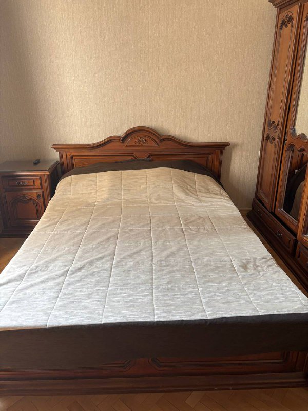 2 тумбы, комод с зеркалом, кровать, шкаф 2