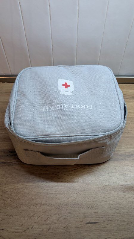 Зеркало, аптечка, плетёная коробочка, гирлянда 4