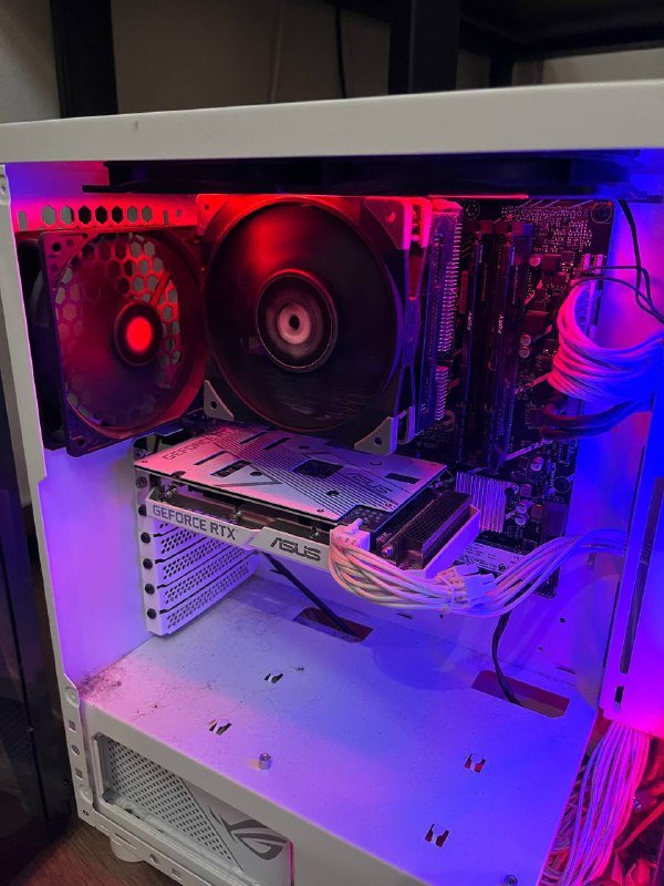 ПК с монитором Lenovo и комплектующими, микрофон HyperX, клавиатура MSI 3