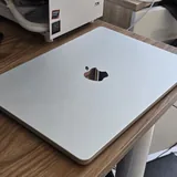 MacBook Air 13 M4 2