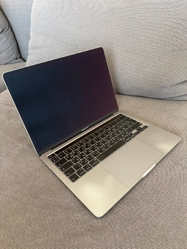 MacBook Pro, MacBook Air, Xbox Elite Series 2 Gamepad 1