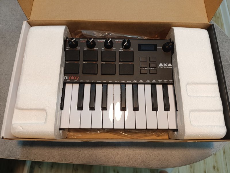 MIDI-клавиатура MPK mini play AKAI professional 2