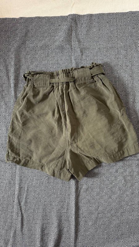 Юбка изумрудного цвета, хаки шорты, майка в комплекте 6