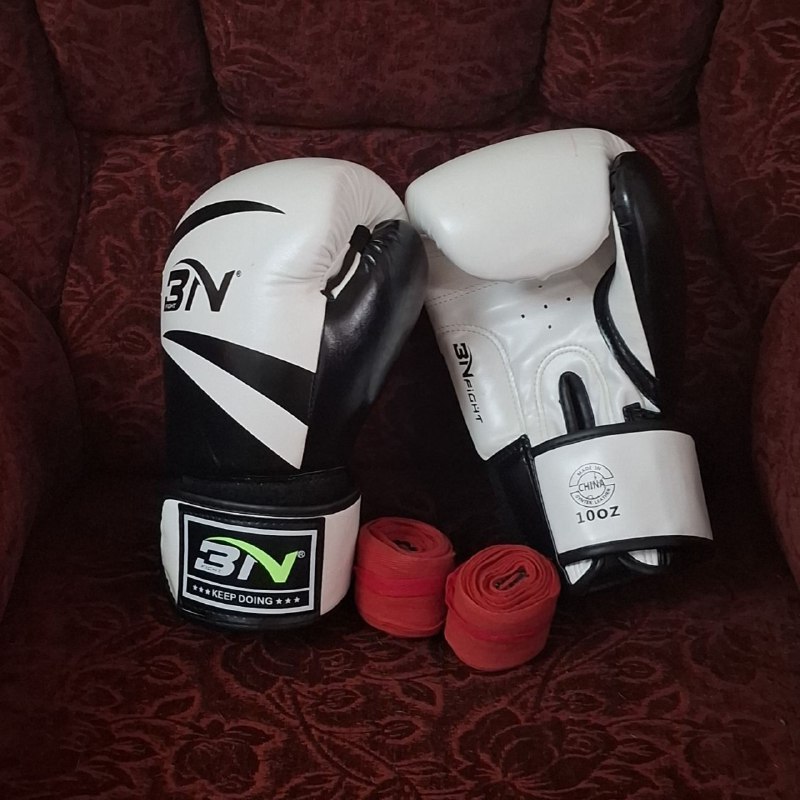 Боксерские перчатки 10 oz, бинты, перчатки Everlast 14 oz, шлем Everlast, спортивная сумка