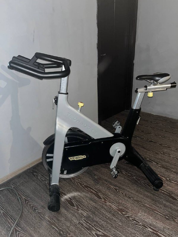Велотренажёр Technogym Group Cycle Classic с пульсометром 3