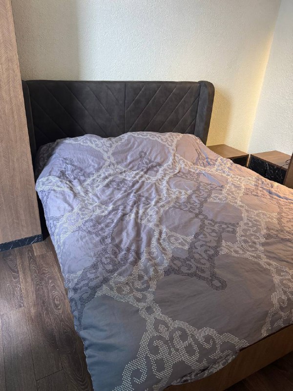 Кровать с матрасом, тумбы, комод, шкаф 2