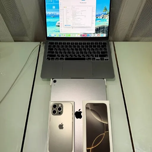 MacBook Air, iPhone 16 Pro Max, iPad Air