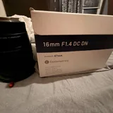 Объектив Sigma 16mm f/1.4 для Sony E с фильтром 5