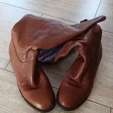 Тоник, женские сапоги, кассета, коробочка, сумка, карты, вазочка 2