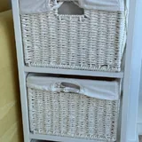 Белый комод с плетёными корзинами 1