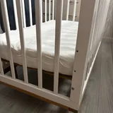 Детская кроватка с матрасом и непромокаемым наматрасником 3