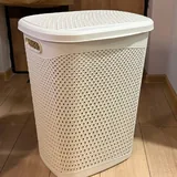 Пластиковые корзинки и корзина для белья 2