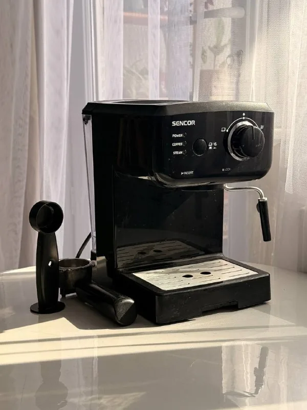 Рожковая кофеварка Sencor 1