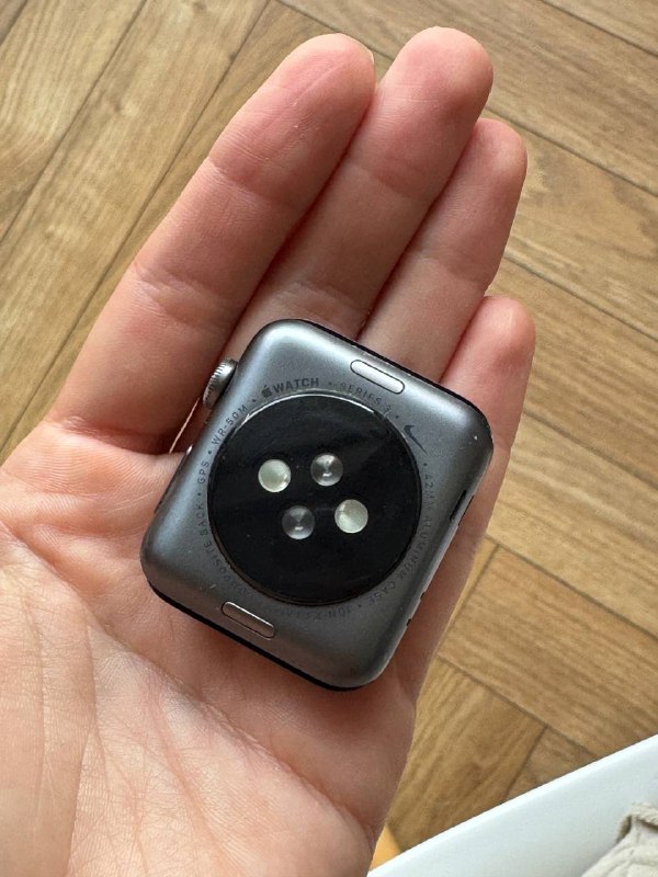 Apple Watch Nike Series 3 42 mm, 7 ремешков, защитный чехол, зарядный кабель 3