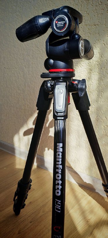Штатив Manfrotto MK190X3-3W1 с 3D головкой для фотокамеры 5