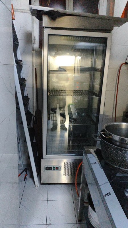 Профессиональный холодильник с стеклянной дверью