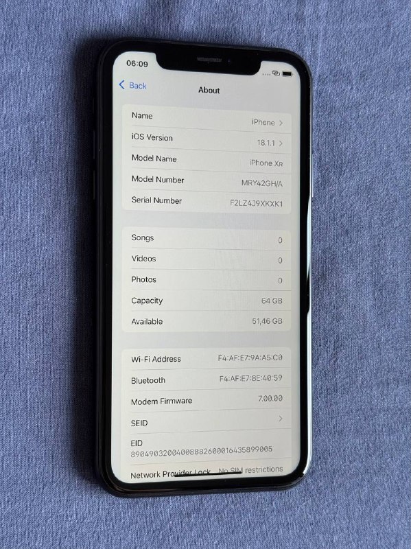 iPhone XR 3