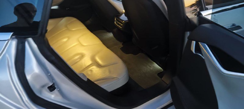 Tesla model S 85 D 4
