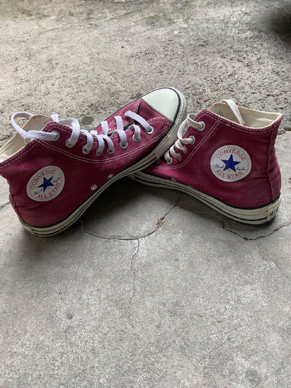 Кеды Converse, кроссовки Keen, вибро-пистолет массажер