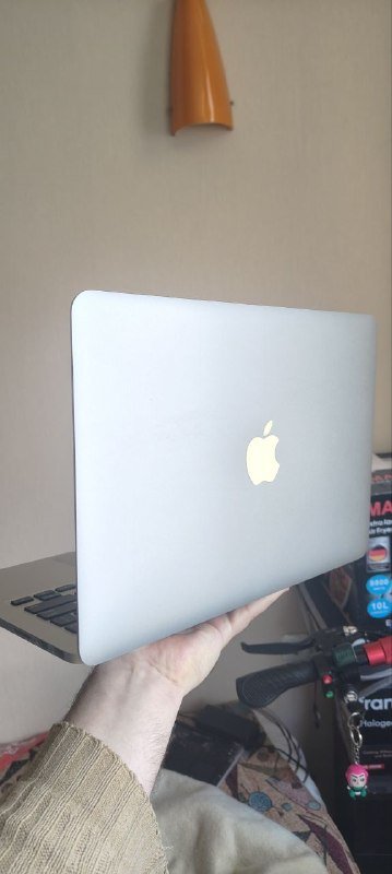 MacBook Pro Retina 13, 8 GB, 512 GB 4